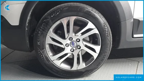 VOLVO XC70 D4