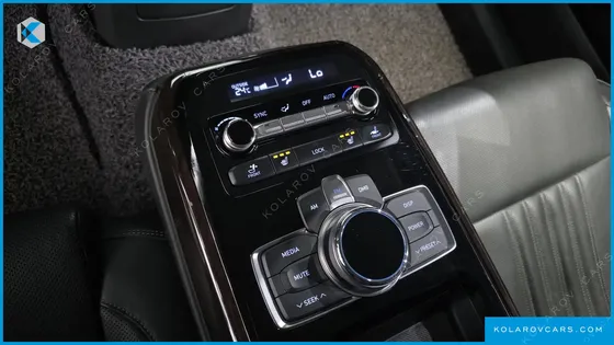 GENESIS EQ900 3.8 GDI AWD