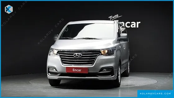 HYUNDAI STAREX VAN 5-SEATER