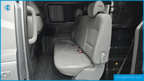 HYUNDAI STAREX VAN 5-SEATER