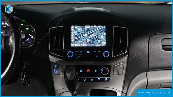 HYUNDAI STAREX VAN 5-SEATER