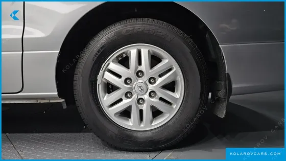 HYUNDAI STAREX VAN 5-SEATER