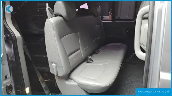 HYUNDAI STAREX VAN 5-SEATER