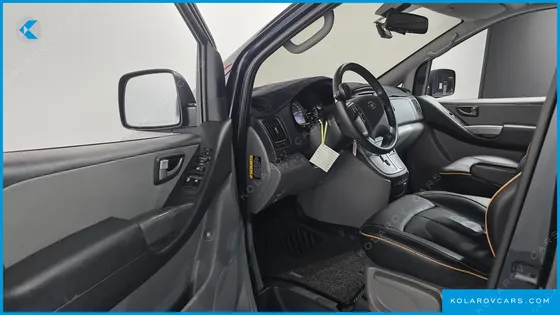 HYUNDAI STAREX VAN 5-SEATER