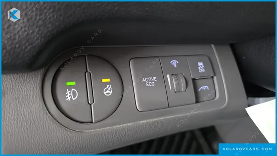 HYUNDAI STAREX VAN 5-SEATER