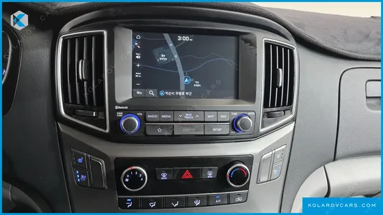 HYUNDAI STAREX VAN 5-SEATER