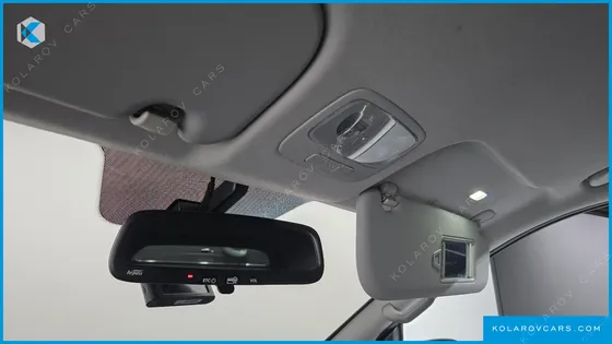 HYUNDAI STAREX VAN 5-SEATER
