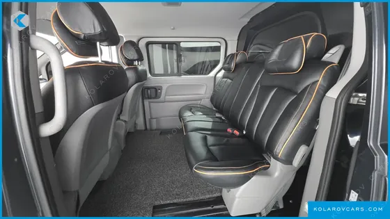 HYUNDAI STAREX VAN 5-SEATER