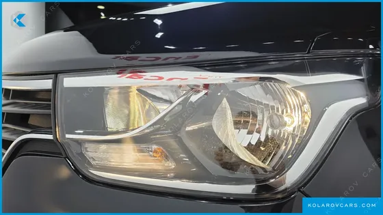 HYUNDAI STAREX VAN 5-SEATER