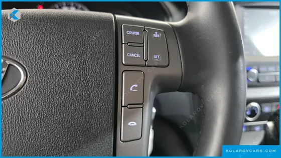 HYUNDAI STAREX VAN 5-SEATER