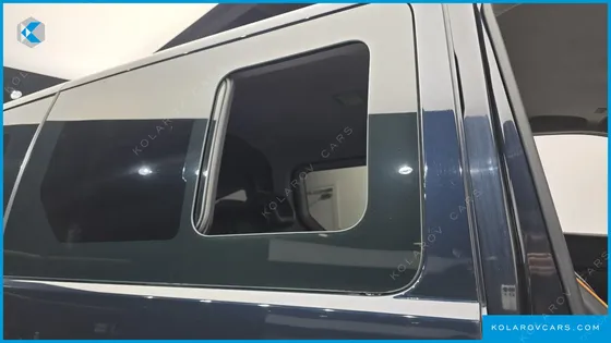 HYUNDAI STAREX VAN 5-SEATER