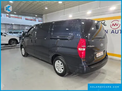 HYUNDAI STAREX VAN 3-SEATER