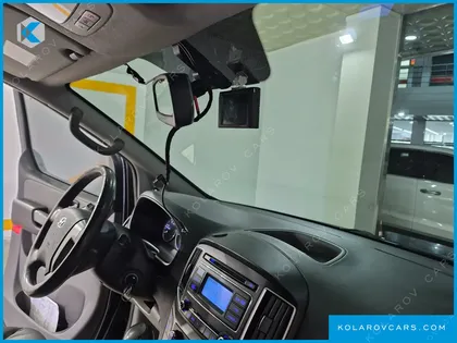 HYUNDAI STAREX VAN 3-SEATER