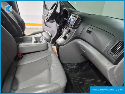HYUNDAI STAREX VAN 3-SEATER