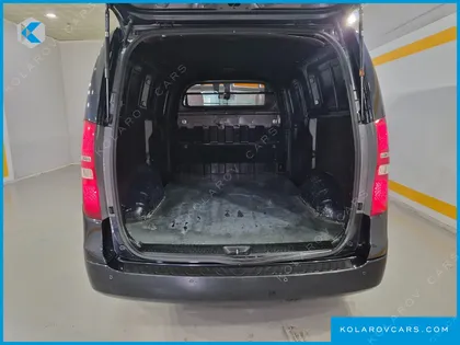 HYUNDAI STAREX VAN 3-SEATER
