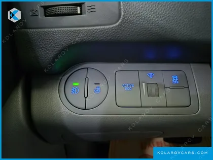 HYUNDAI STAREX VAN 3-SEATER