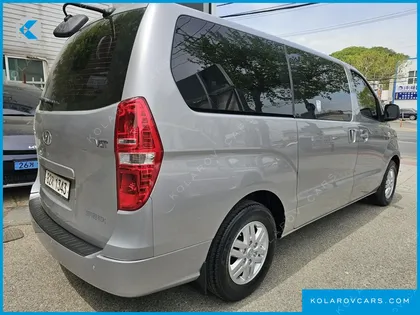 HYUNDAI STAREX VAN 3-SEATER