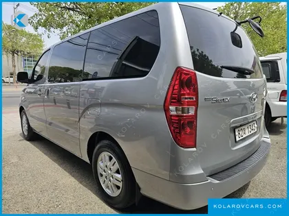 HYUNDAI STAREX VAN 3-SEATER
