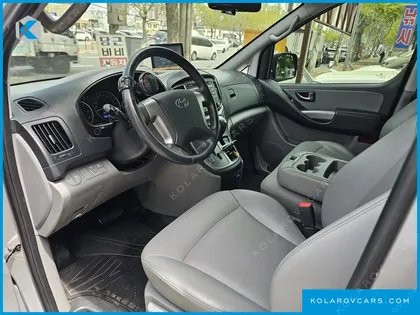HYUNDAI STAREX VAN 3-SEATER