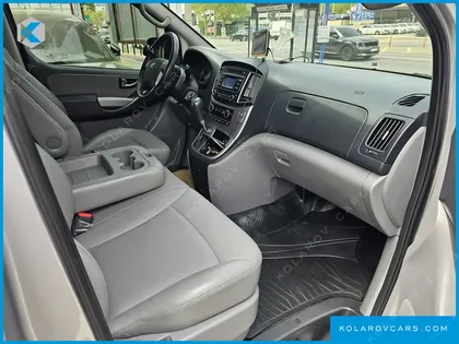 HYUNDAI STAREX VAN 3-SEATER