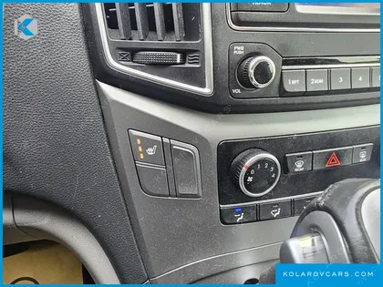 HYUNDAI STAREX VAN 3-SEATER