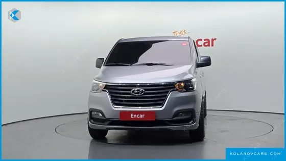 HYUNDAI STAREX VAN 5-SEATER