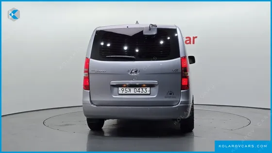 HYUNDAI STAREX VAN 5-SEATER