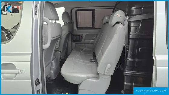 HYUNDAI STAREX VAN 5-SEATER