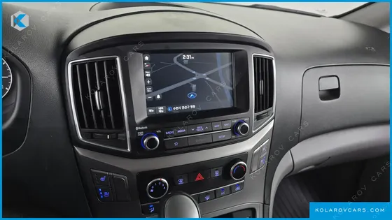 HYUNDAI STAREX VAN 5-SEATER