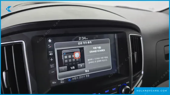 HYUNDAI STAREX VAN 5-SEATER
