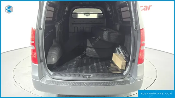 HYUNDAI STAREX VAN 5-SEATER