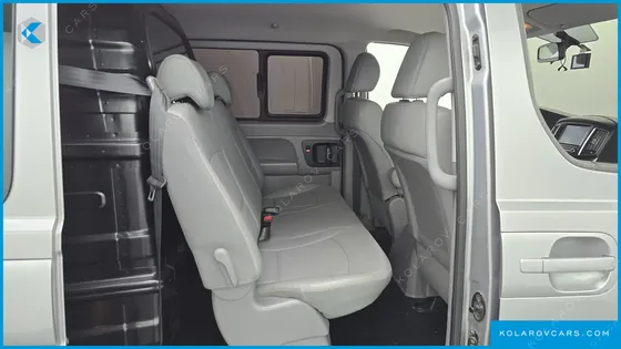 HYUNDAI STAREX VAN 5-SEATER