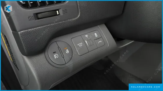 HYUNDAI STAREX VAN 5-SEATER