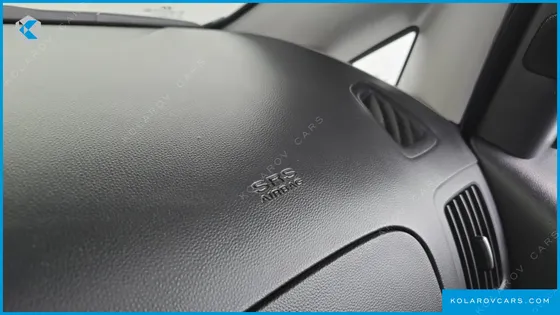 HYUNDAI STAREX VAN 5-SEATER