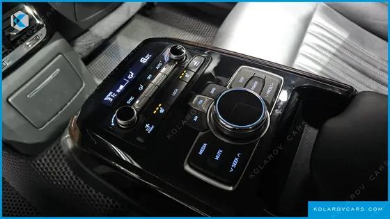 GENESIS EQ900 3.8 GDI AWD