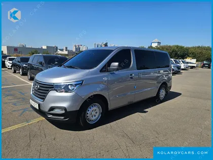 HYUNDAI STAREX VAN 3-SEATER