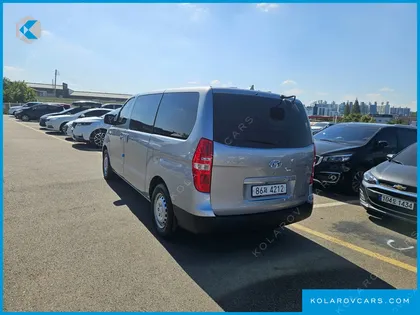 HYUNDAI STAREX VAN 3-SEATER