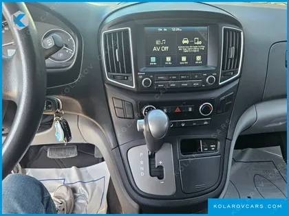 HYUNDAI STAREX VAN 3-SEATER