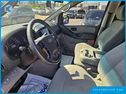 HYUNDAI STAREX VAN 3-SEATER
