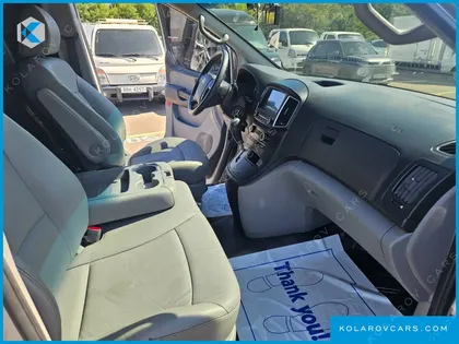 HYUNDAI STAREX VAN 3-SEATER