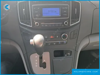 HYUNDAI STAREX VAN 3-SEATER