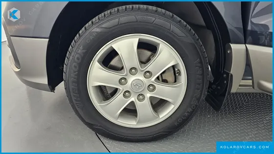 HYUNDAI STAREX 4WD WAGON 11-SEATER