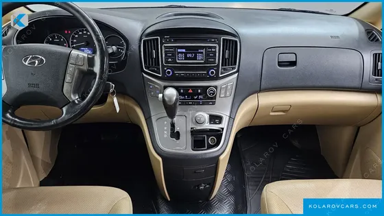 HYUNDAI STAREX 4WD WAGON 11-SEATER