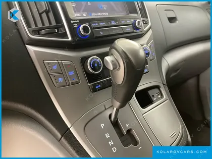 HYUNDAI STAREX URBAN 9-SEATER