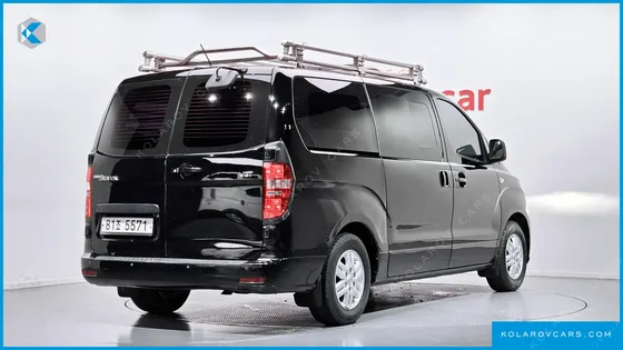 HYUNDAI STAREX VAN 5-SEATER