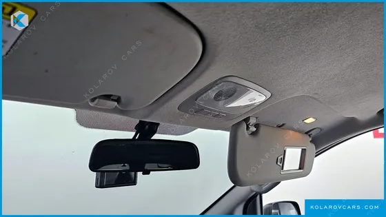 HYUNDAI STAREX VAN 5-SEATER