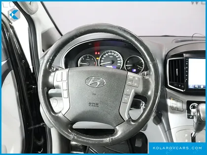 HYUNDAI STAREX VAN 5-SEATER