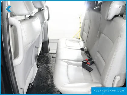 HYUNDAI STAREX VAN 5-SEATER