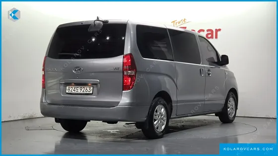HYUNDAI STAREX VAN 3-SEATER