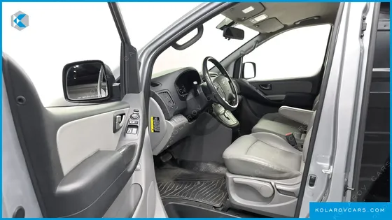 HYUNDAI STAREX VAN 3-SEATER